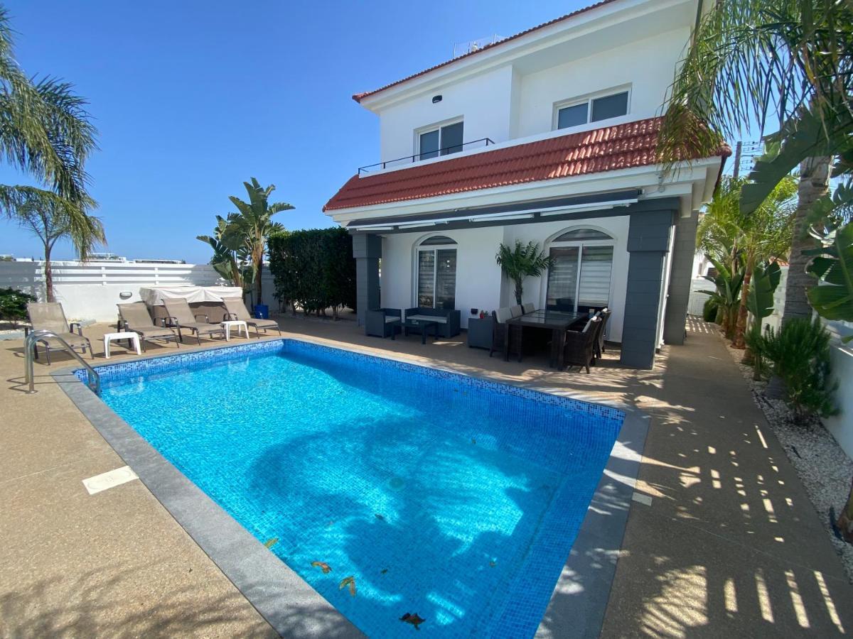 Villa Mario - 2Min Walk From Kapparis Beach Paralimni Exterior foto